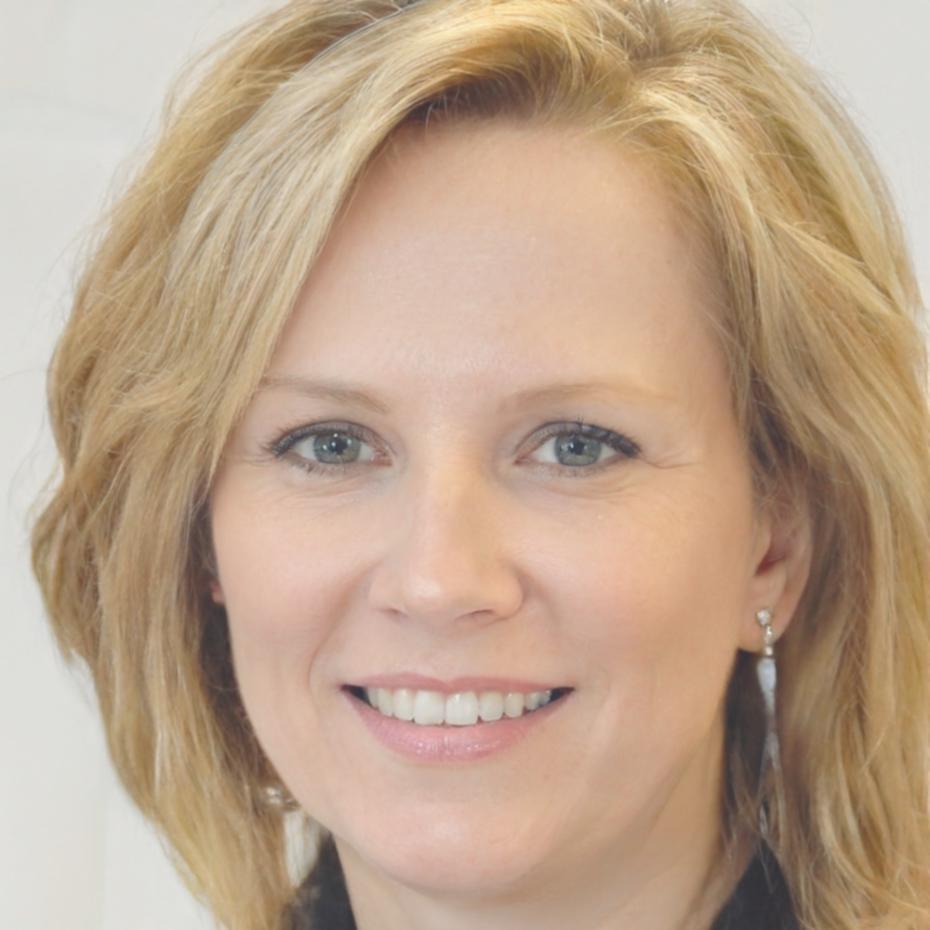 Freja Bergström, financial analyst